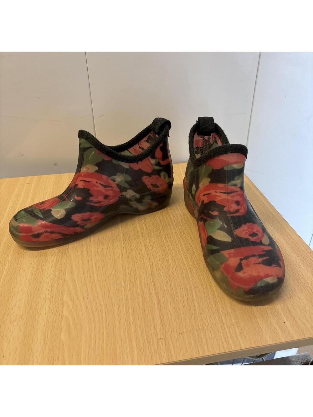 Floral rain boots ankle booties 🌹 waterproof garden shoes size 7